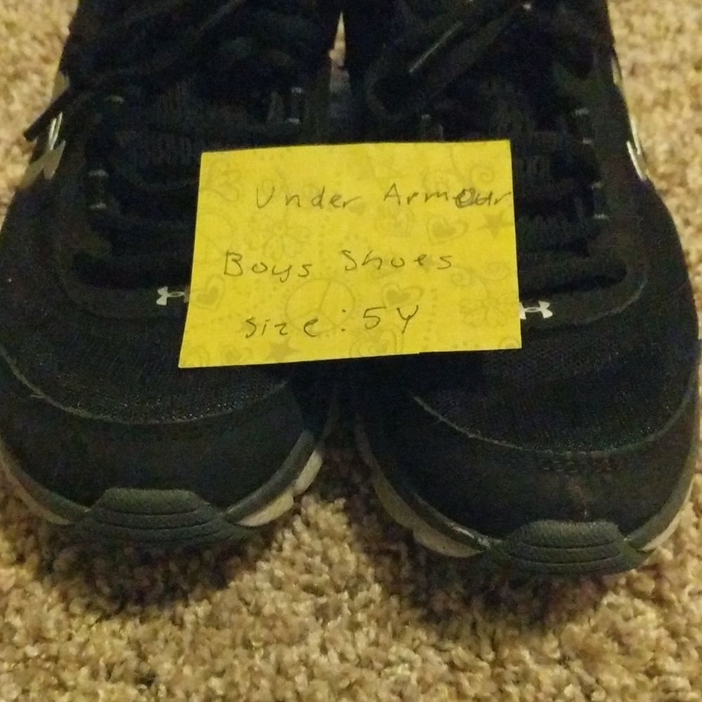 Under Armour Boys Shoes